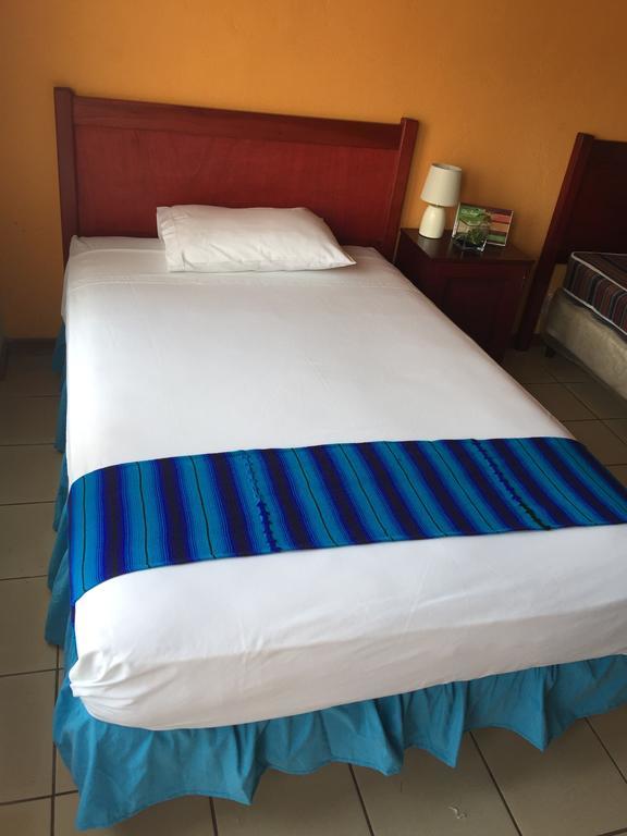 Hotel Villa Margarita Флорес Номер фото