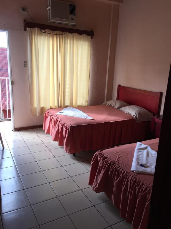 Hotel Villa Margarita Флорес Номер фото