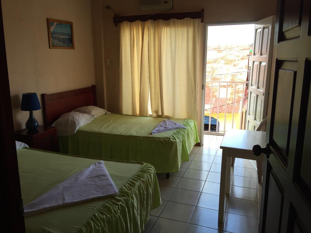 Hotel Villa Margarita Флорес Номер фото